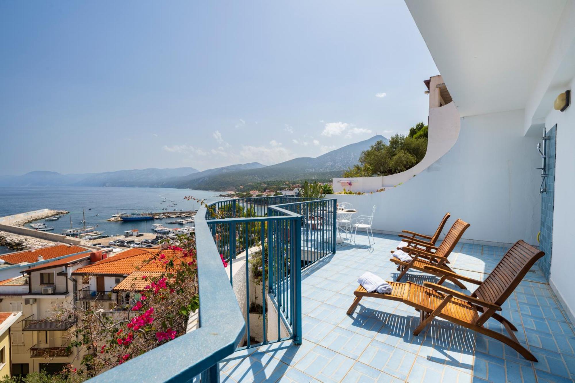 Seaview House Cala Gonone Apartman Kültér fotó