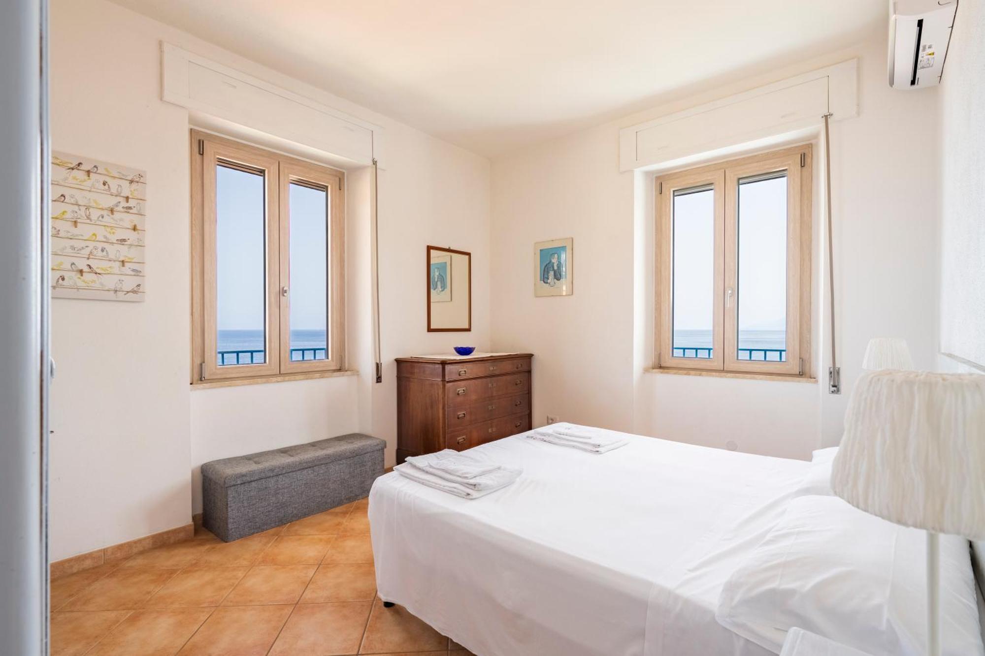 Seaview House Cala Gonone Apartman Kültér fotó