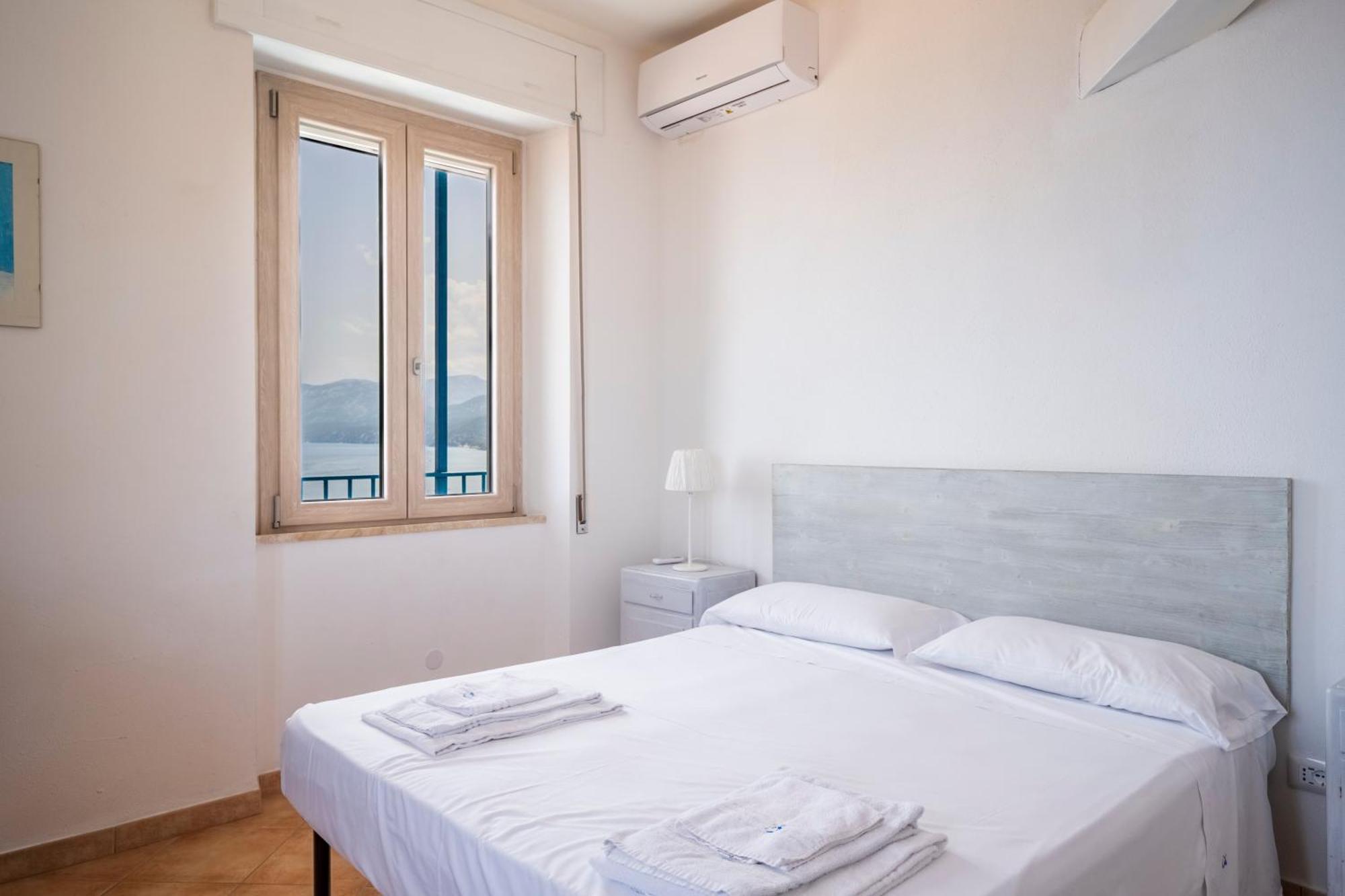 Seaview House Cala Gonone Apartman Kültér fotó